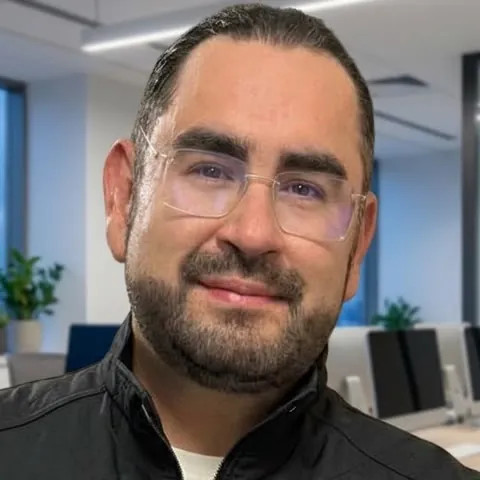 Armando Reyes · CEO